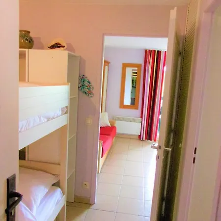 Apartment Cosy 21 M2 With Loggia Pool Near The